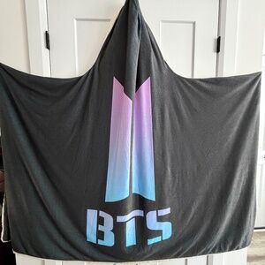 BTS, Hooded Blanket, K-PoP Band, BTS, Blanket, Lightweight, Good Condition